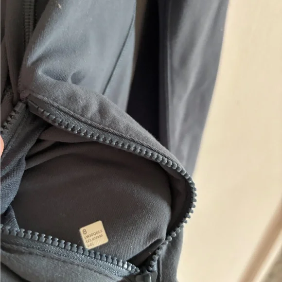 Lululemon Define Cropped Jacket in Deep Slate Blue - Picture 4 of 5